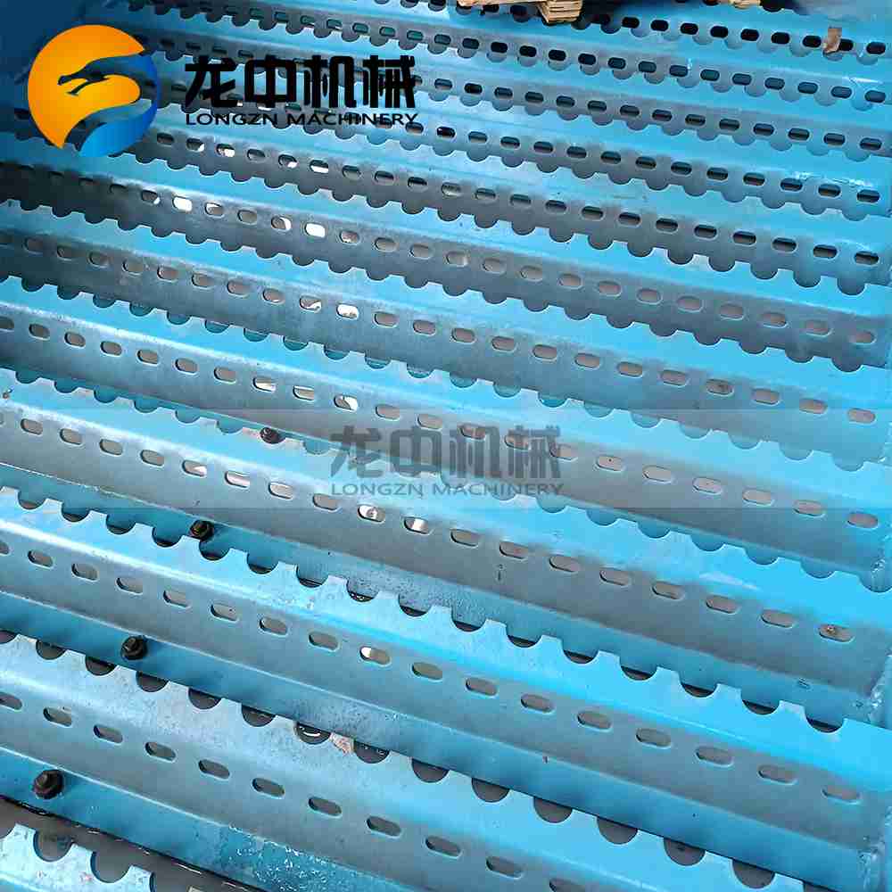 1757402296394313.jpg vibrating sluice box 2.jpg